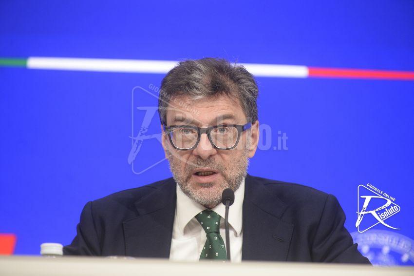 Giorgetti “Sostegno a famiglie e imprese con sostenibilità dei conti”