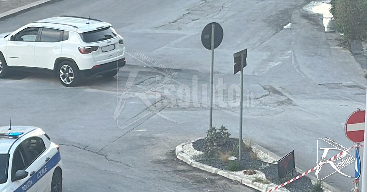 A Sciacca basta una pioggia e le strade cedono, chiusa via Amendola