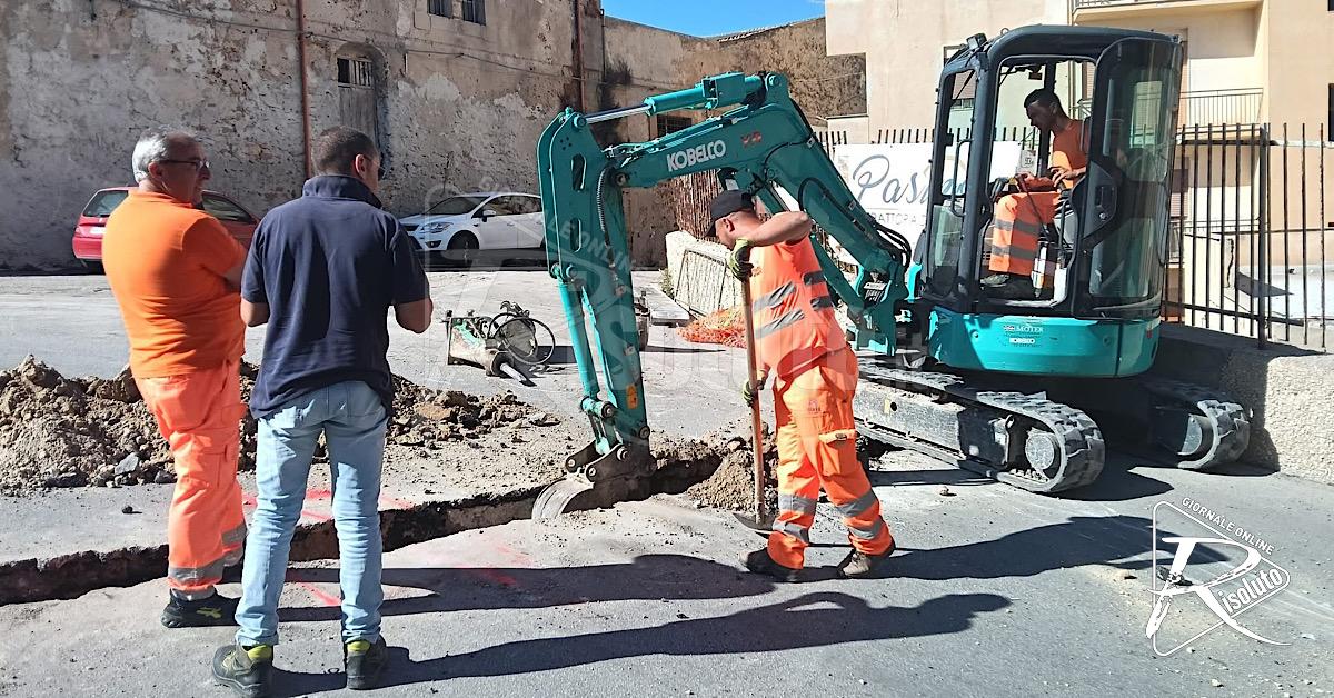 Lavori non annunciati a Sciacca e traffico in tilt, si lavora alla riattivazione delle colonnine al porto