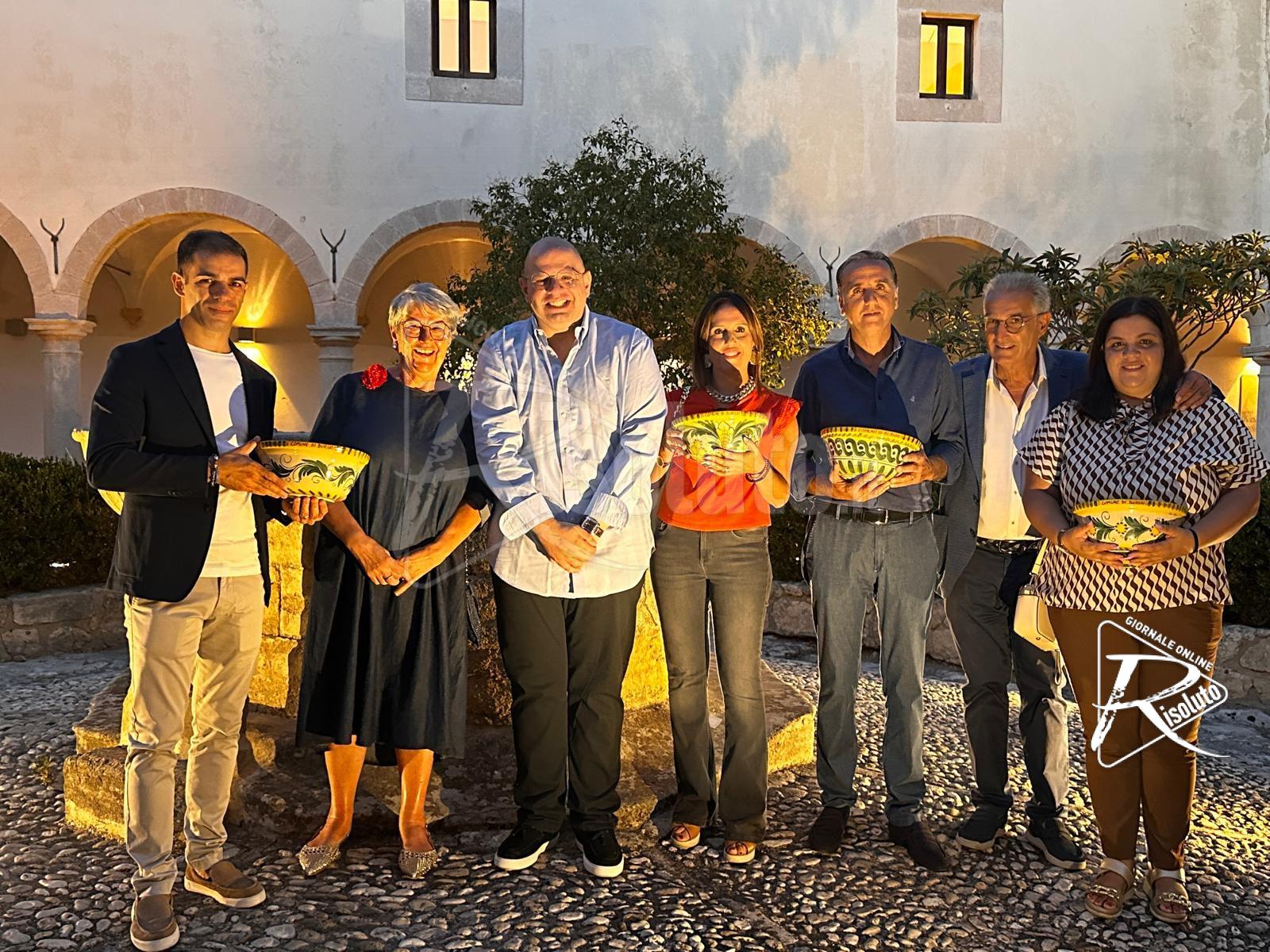 Festival della Ceramica di Burgio, consegnati 15 posaceneri alle attività del territorio