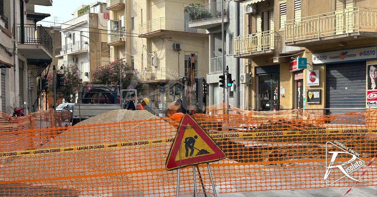Ultime ore di lavoro al cantiere Aica di via Mazzini, da lunedì intervento in via Cava dei Tirreni