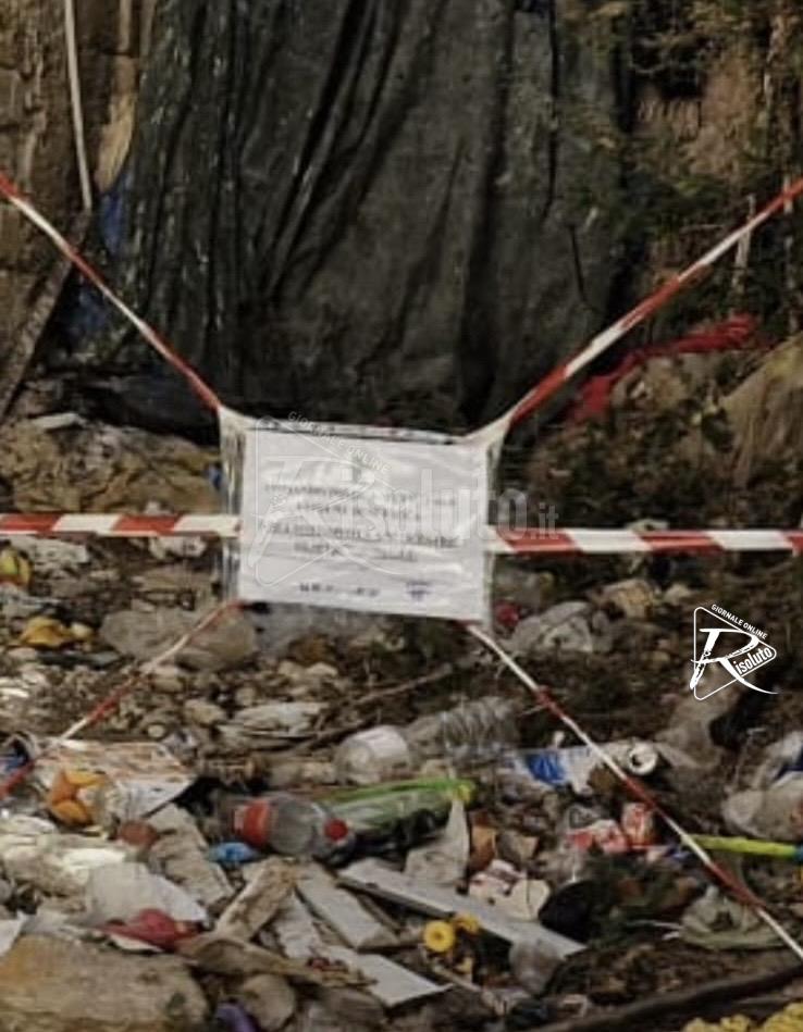 Una discarica in pieno centro storico a Sciacca sequestrata dalla polizia municipale