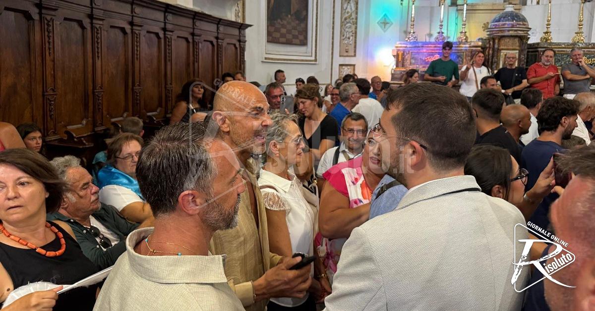 Enzo Miccio a Sciacca  partecipa alla processione della Madonna del Soccorso