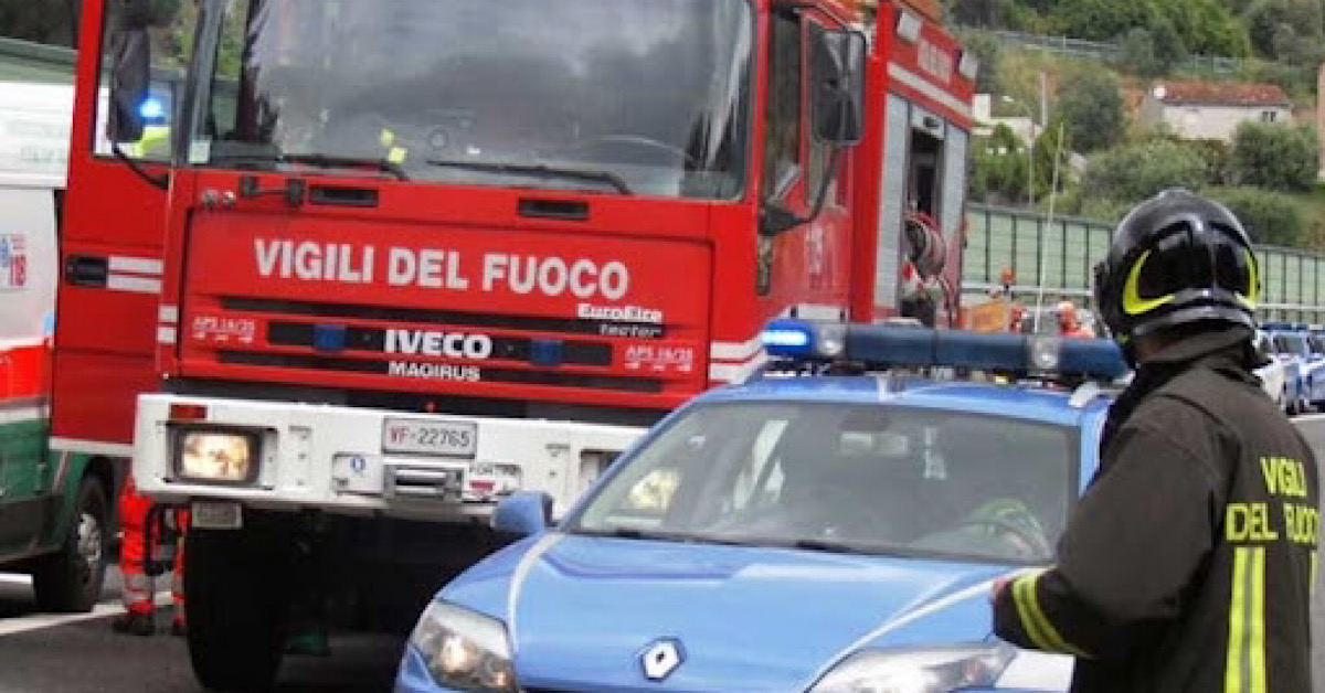 Sciacca, fiamme in contrada Santa Maria sfiorano i capannoni delle aziende 