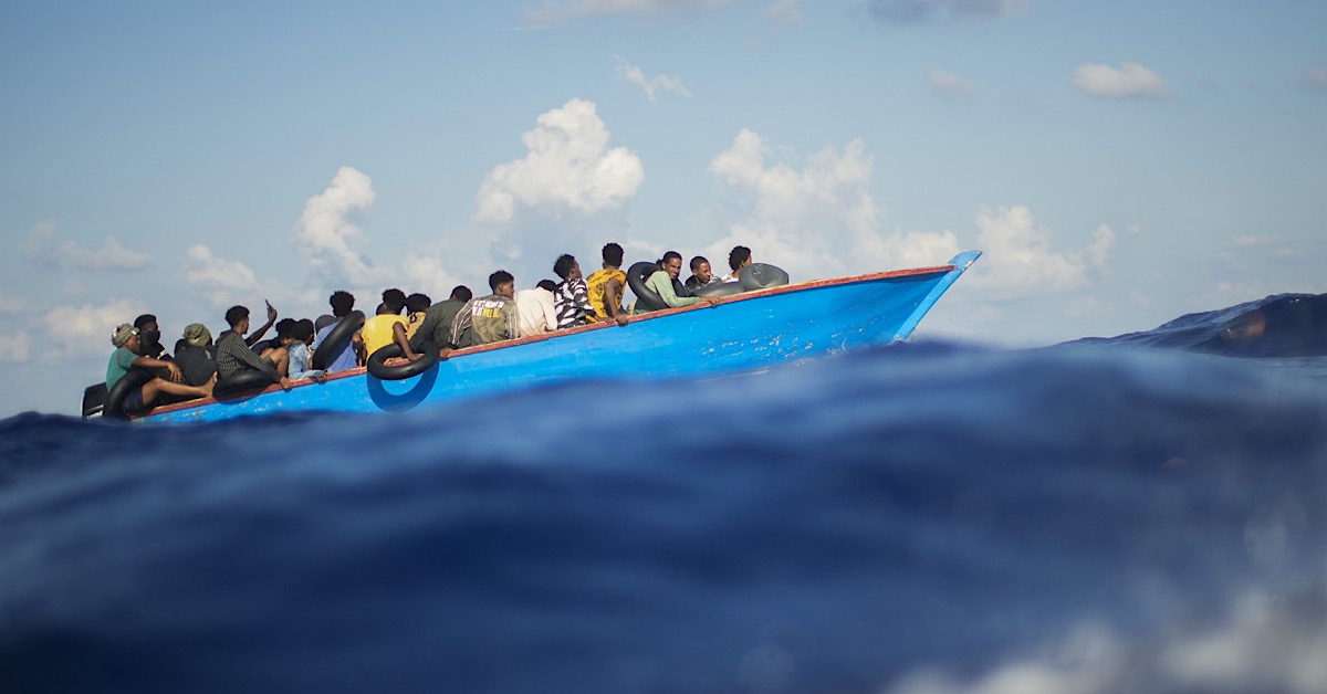 Barca di migranti si ribalta a Lampedusa, 20 morti