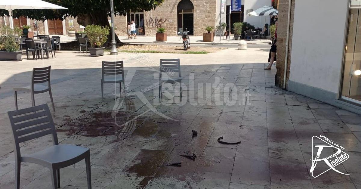 Vernice sulla pavimentazione di piazza Scandaliato a Sciacca, saccense trasferito in Psichiatria