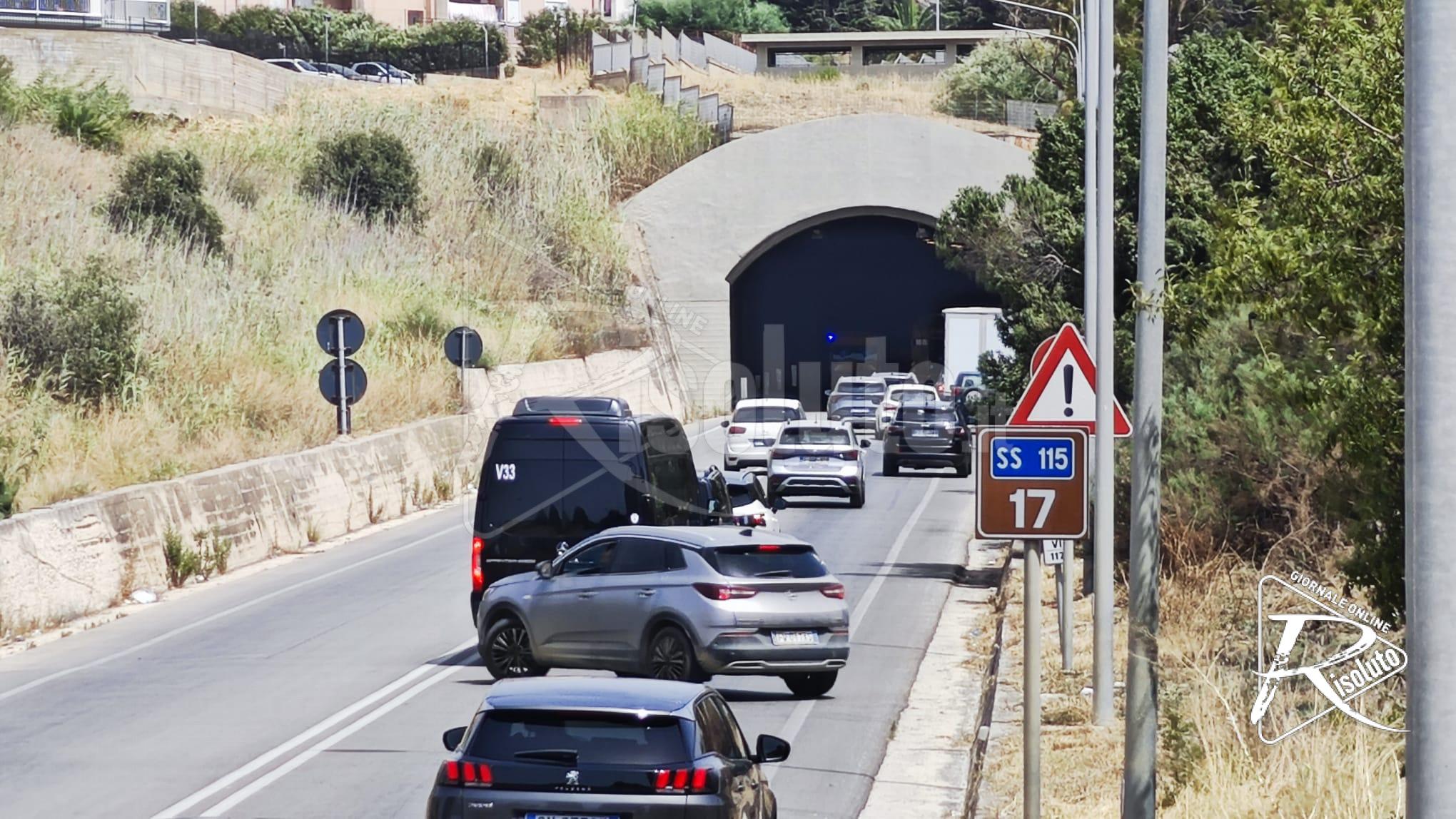 Incidente alla galleria Belvedere alle porte di Sciacca, una persona ferita