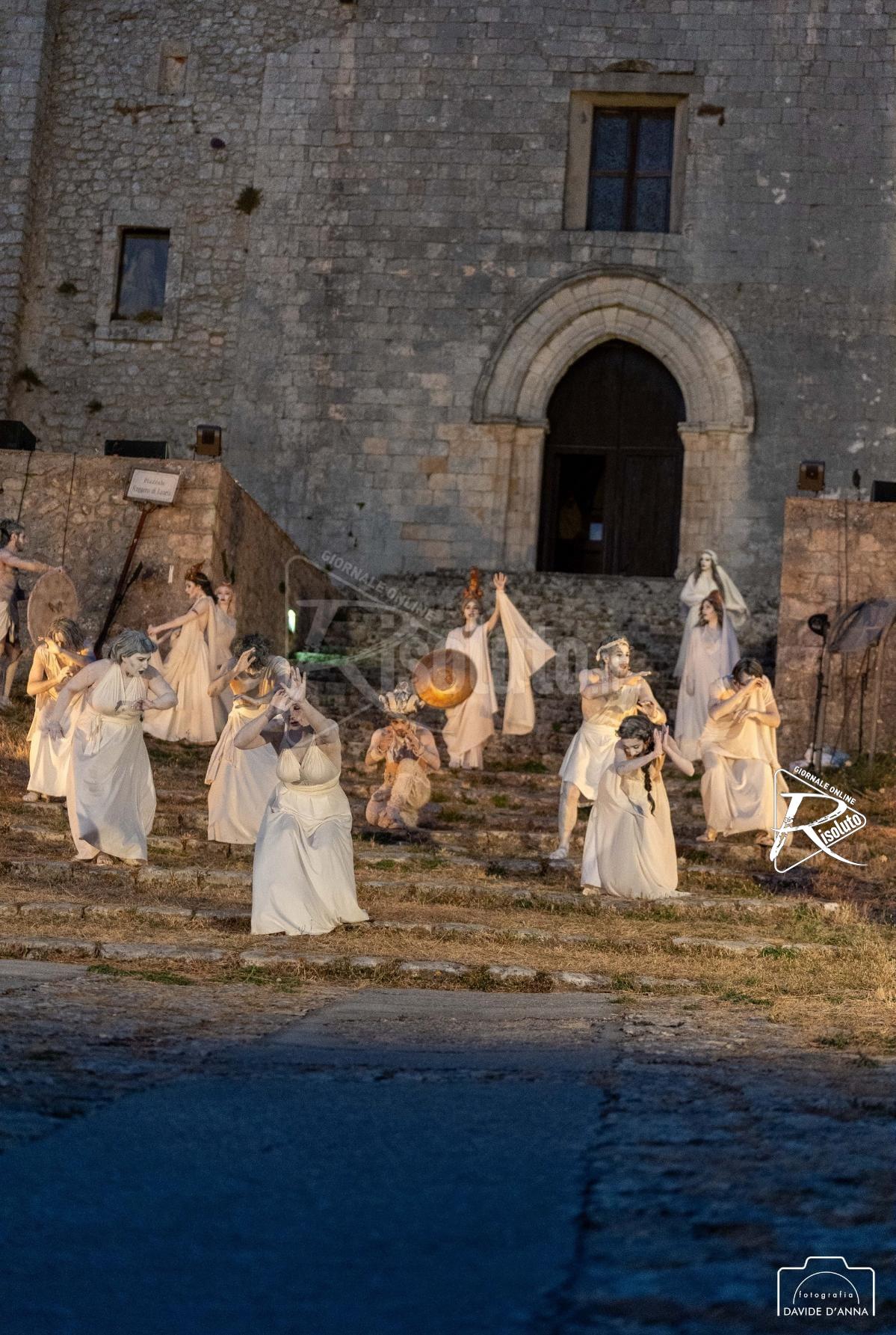 "Il Tramonto degli Dei" incanta il pubblico di Caltabellotta
