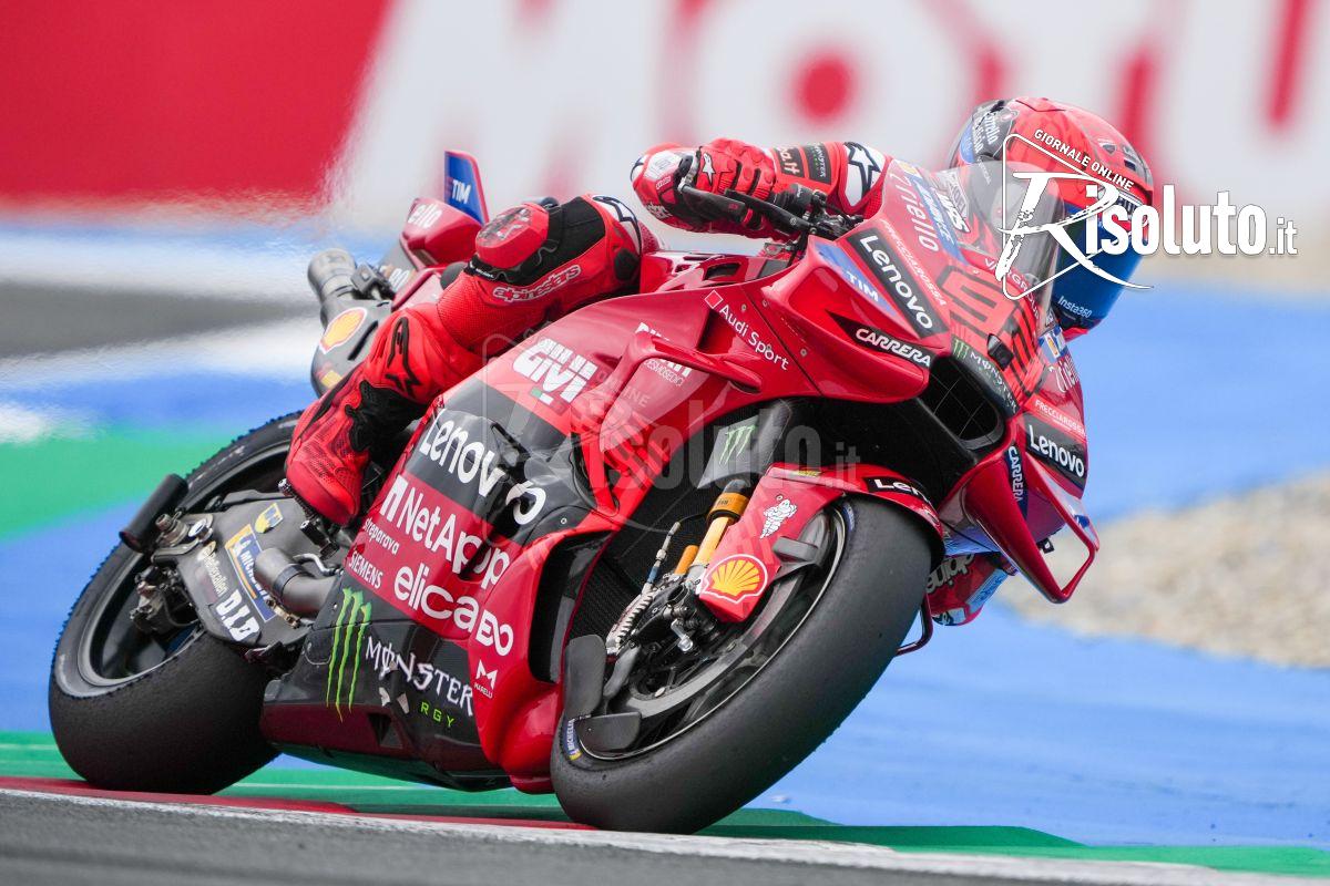 Marc Marquez vince anche la sprint di Assen, Bezzecchi sul podio