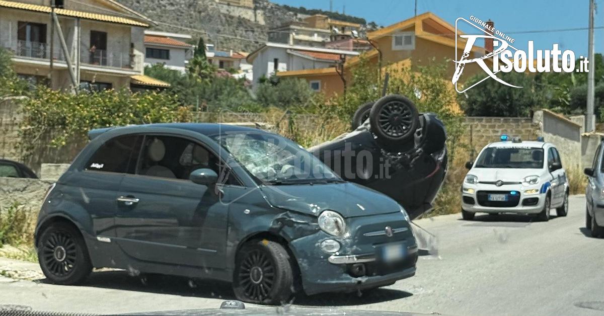 Scontro due auto in via Aldo Moro a Sciacca, due feriti (Video)