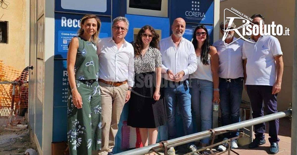 Macchinetta "mangiaplastica" installata a Sambuca