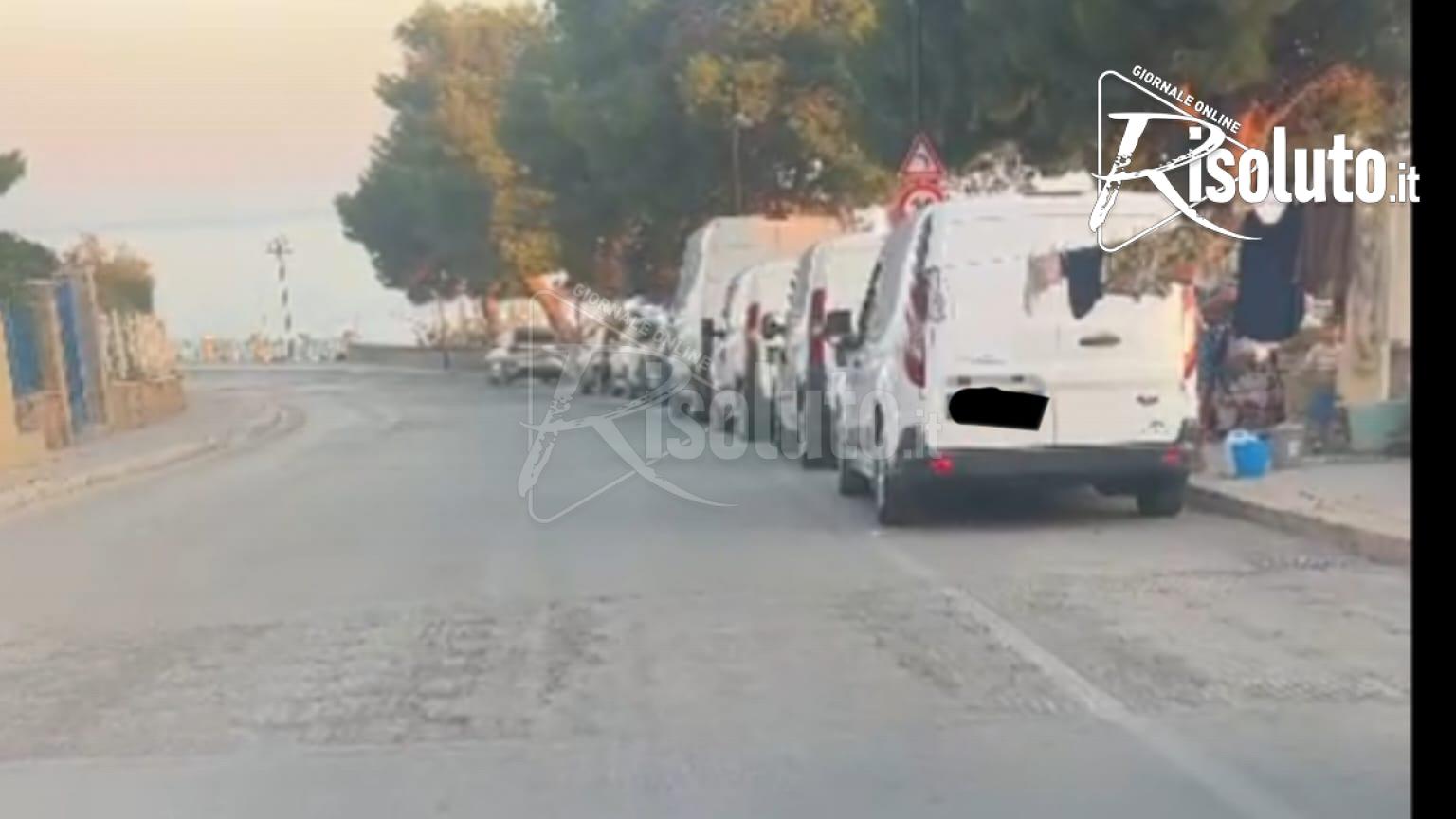 Accampati lungo il Viale delle Terme, allontanati dalla Polizia di Sciacca (Video)
