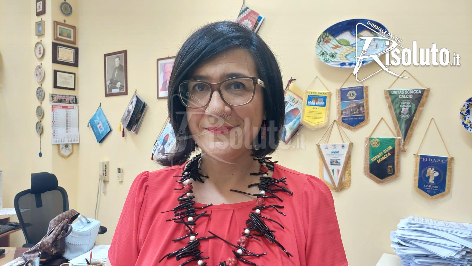 Rizzuto: “Niente cellulari in classe, l’uso eccessivo rende i ragazzi incapaci di ragionare” (Video)