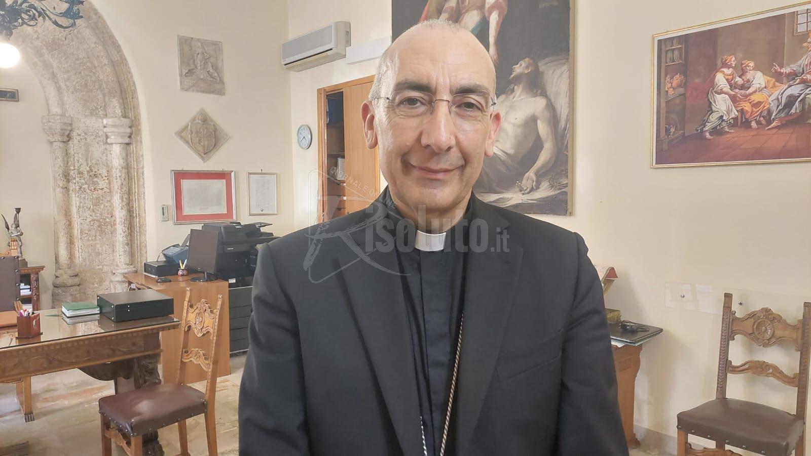 Reina a Sciacca, prima volta in Sicilia da Cardinale (Video)