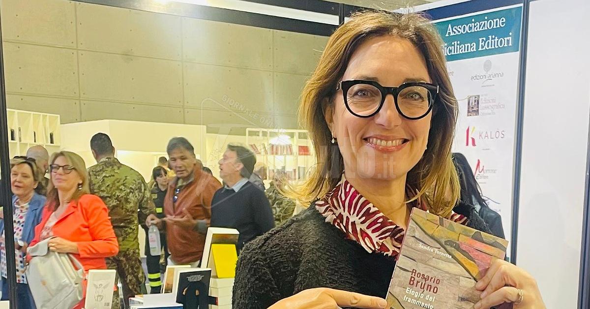 Sandra Tornetta al "Salone del Libro" con l'arte di Rosario Bruno (Video)