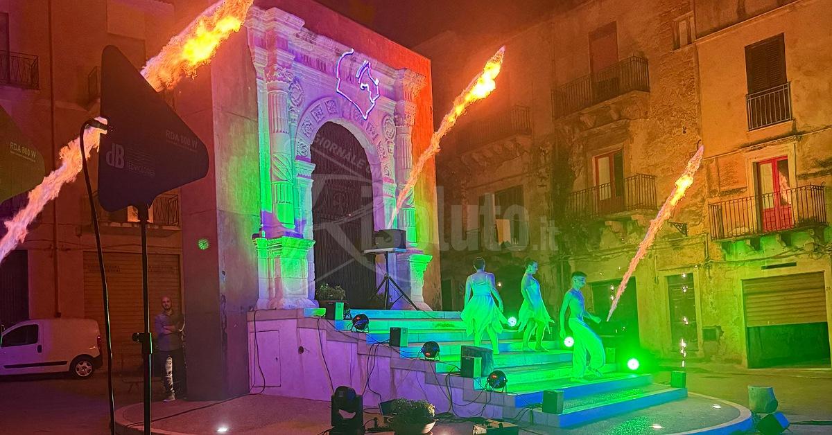 Lo spettacolo "Miraculum" di Monte apre i festeggiamenti per la Madonna dell'Udienza a Sambuca (Video)