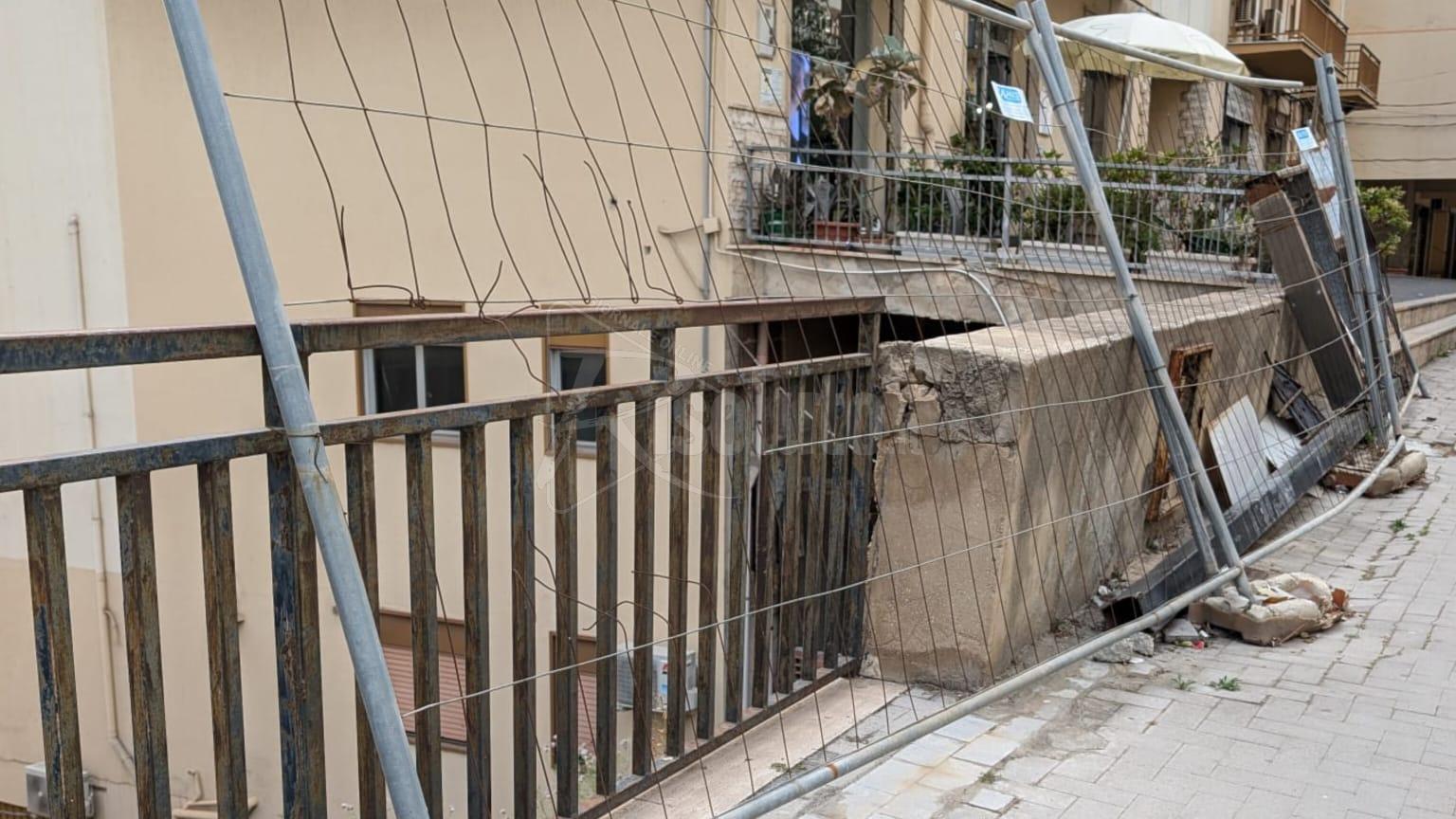 Rischio crolli tra via Cappuccini e Madonna della Rocca, Blo' e Brucculeri chiedono intervento urgente