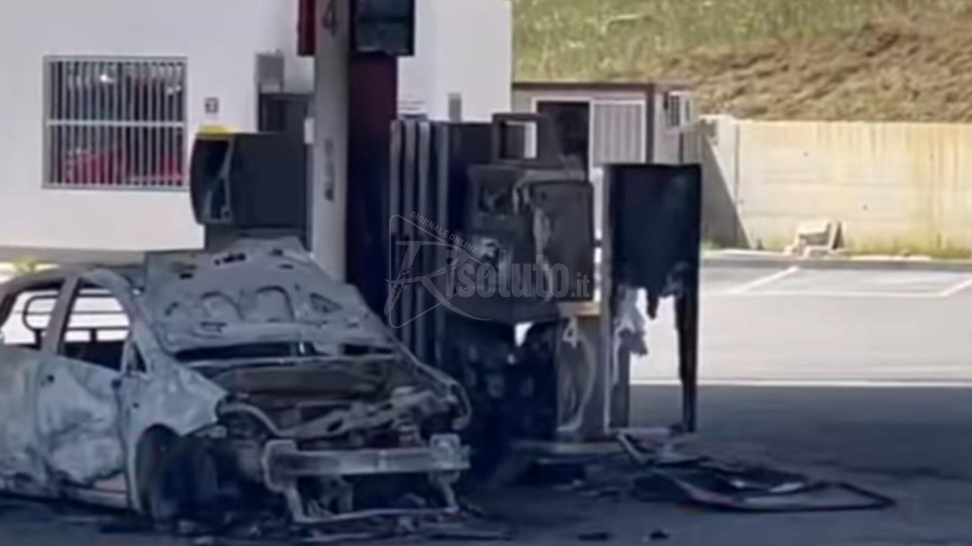 Donna muore carbonizzata ad Agrigento mentre fa benzina