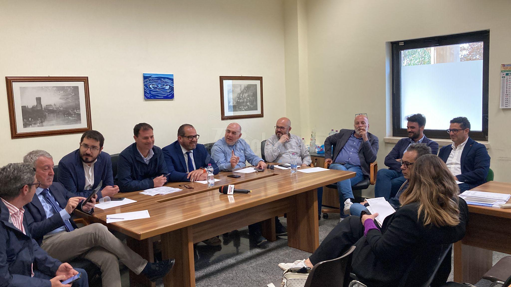 Aumento acqua, i sindaci: "Non abbiamo salvato Aica, ma i nostri comuni"