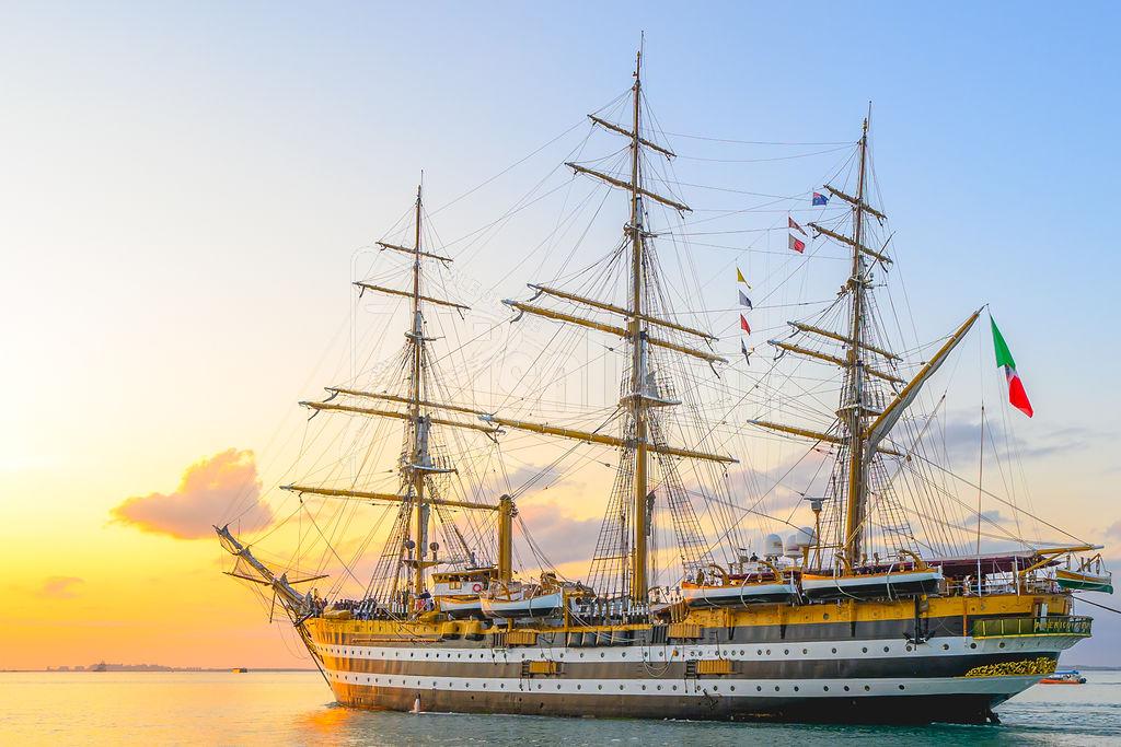 Amerigo Vespucci a Porto Empedocle il 30 aprile e 1° maggio