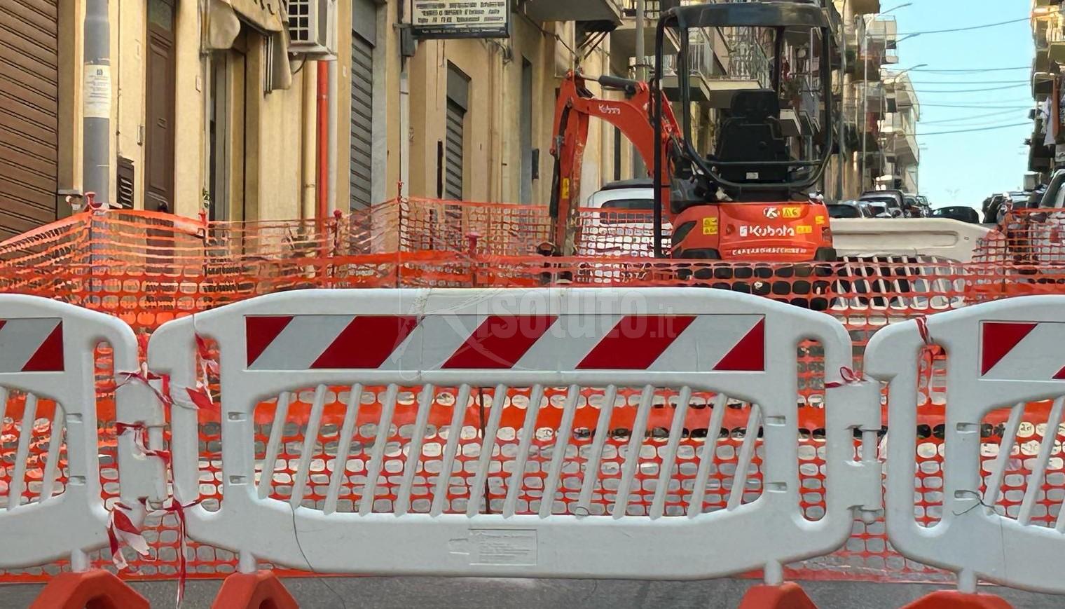 Iniziati i lavori in via Cronio, ci vorrà qualche giorno per riaprire la strada al transito