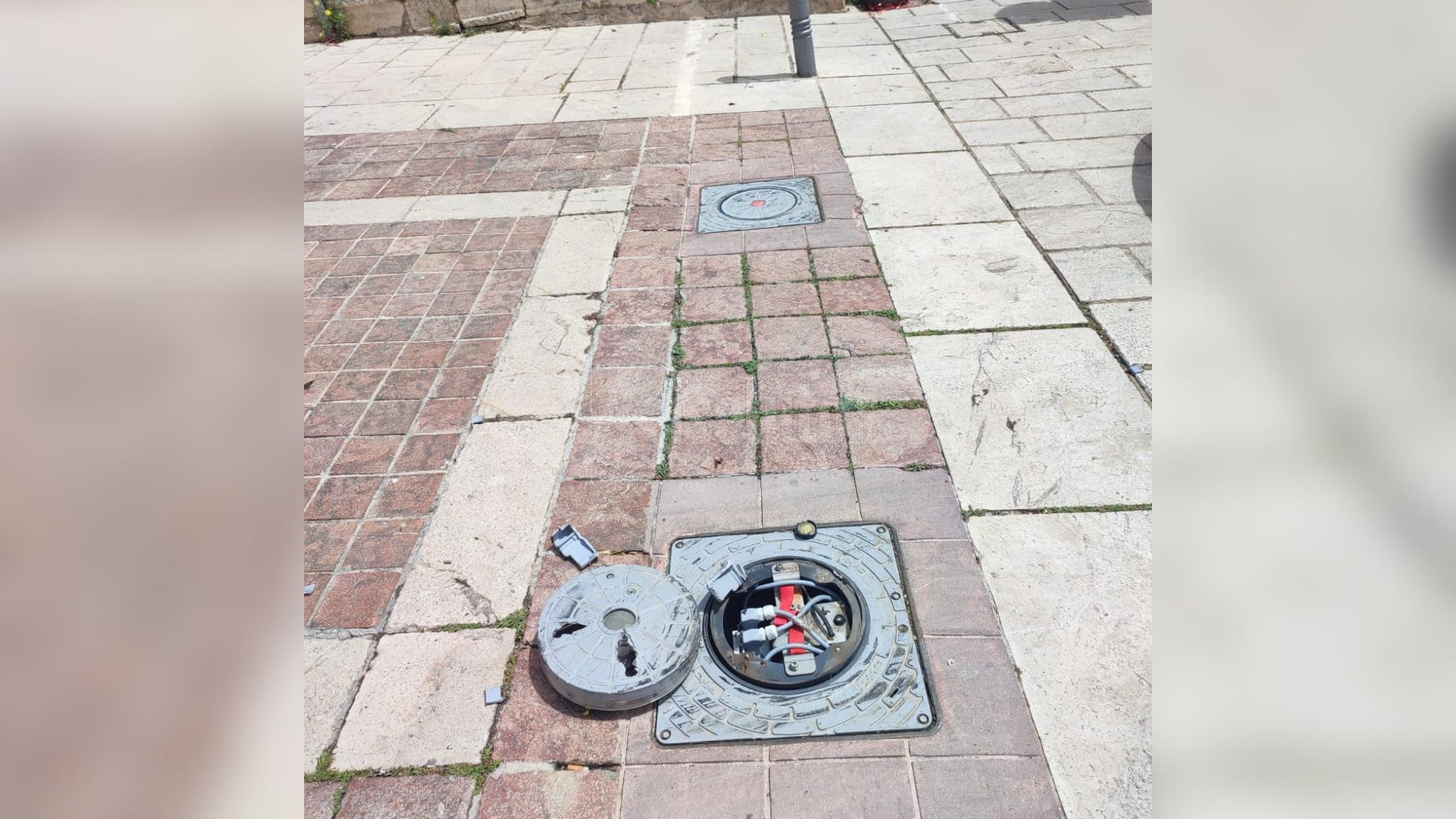 Danneggiato uno dei dissuasori elettronici di piazza Duomo a Sciacca