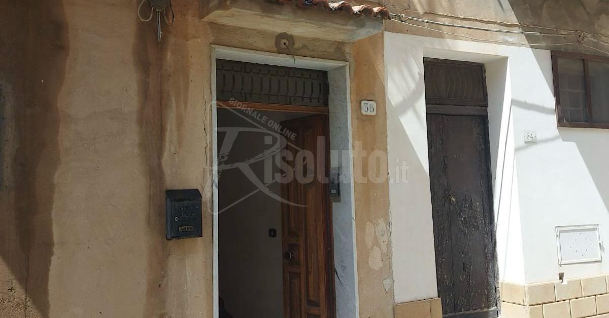 Sciacca, incendio in via Ciaccio durante il mercato 