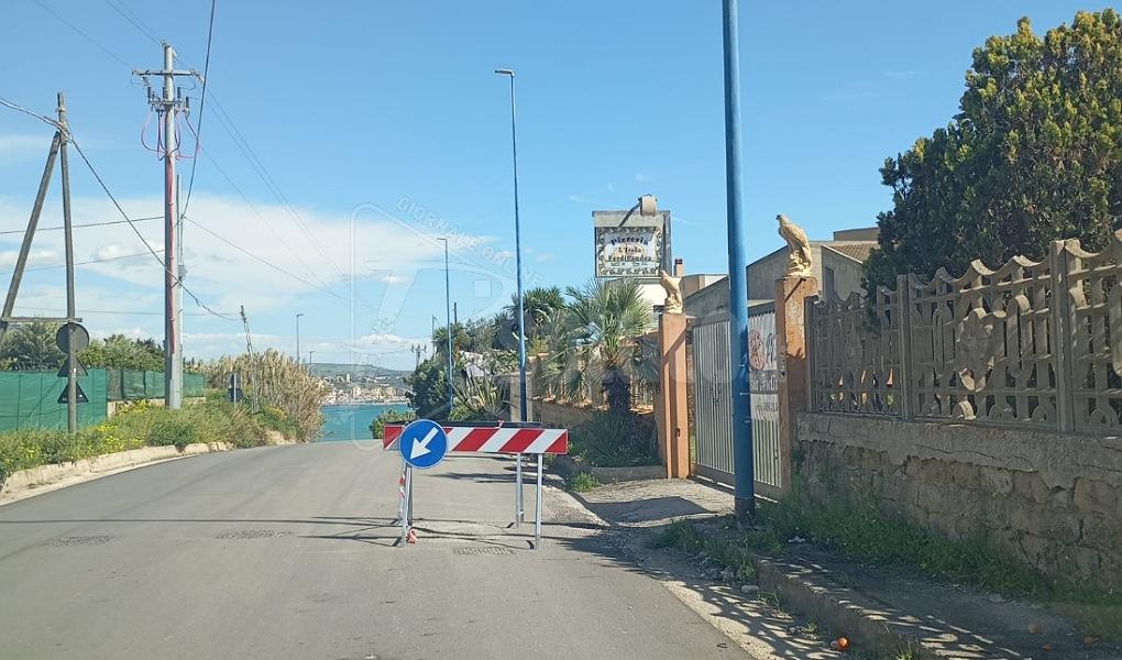 Strade di accesso al mare tra buche e transenne a Sciacca, interrogazione di 3 consiglieri