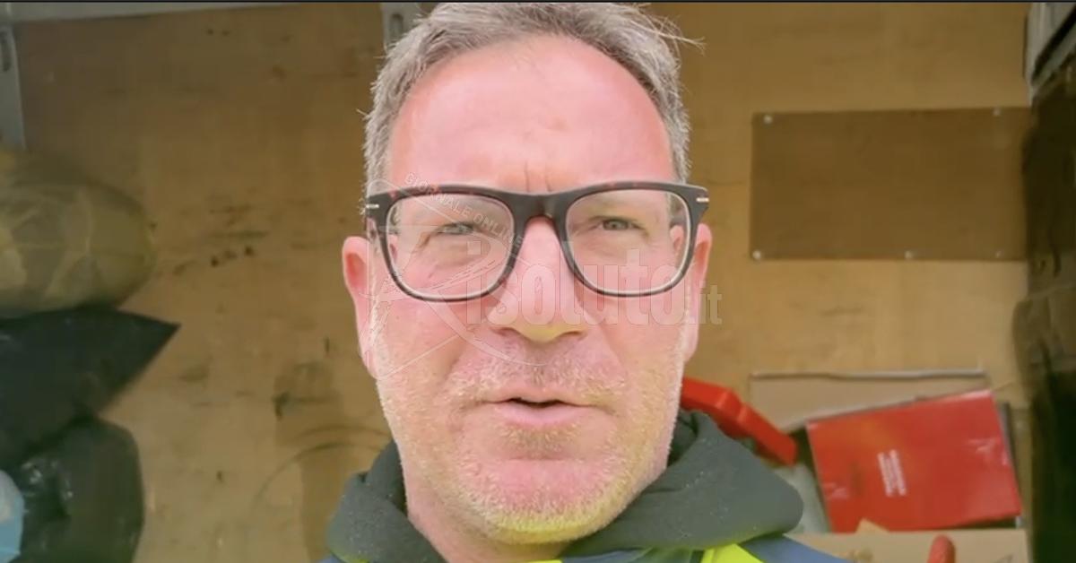 Addetto alla raccolta di abiti usati: "A Sciacca abbandono maggiore di altri Comuni" (Video)
