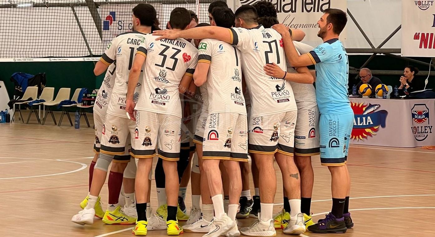 Il Bisignano secondo in classifica batte a Sciacca 3-0 la Scalia Volley