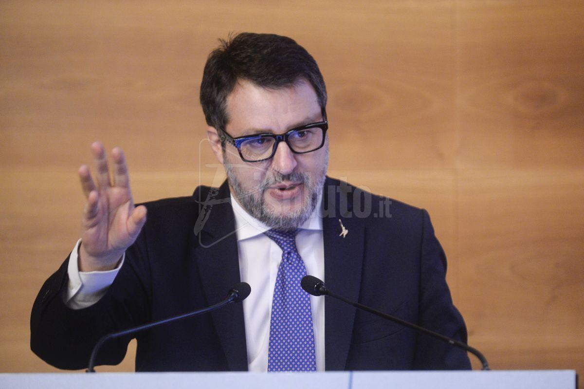 Salvini “Usa e Russia parlano di pace e UE pensa alla guerra”