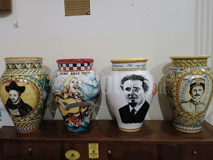 Nuove giare in ceramica per la via Roma e piazza Friscia a Sciacca