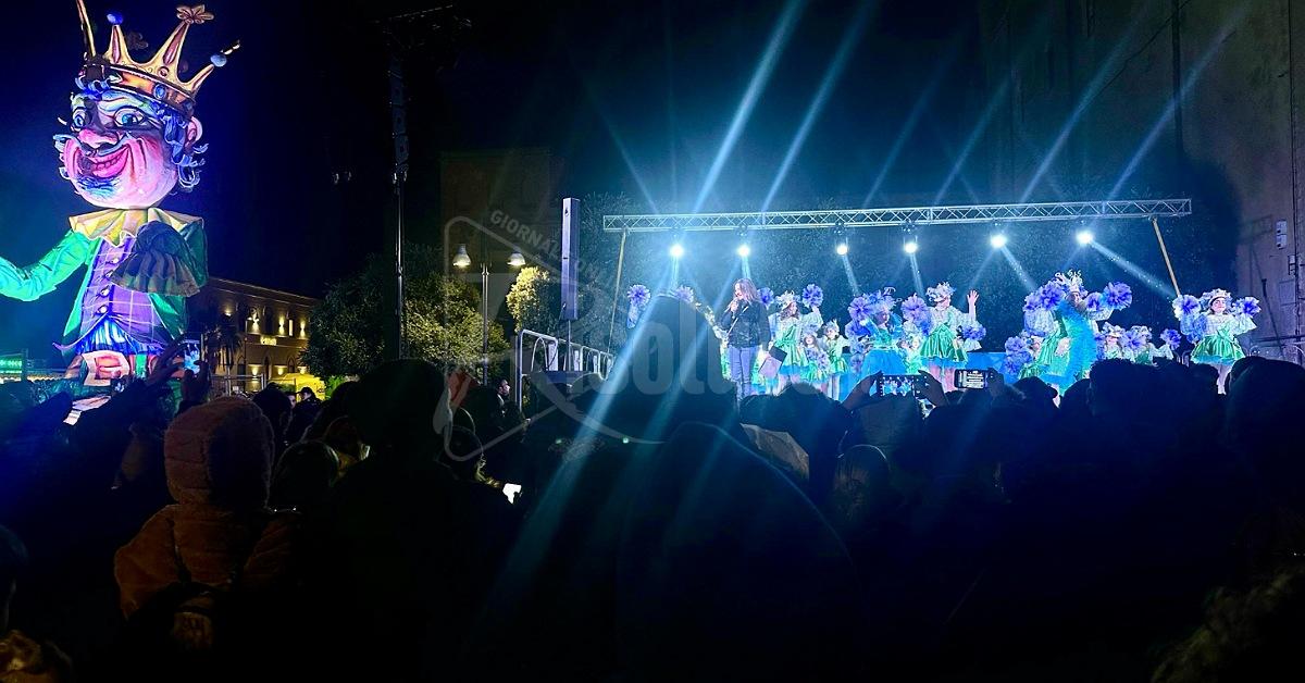 "Arriva la festa”, nonostante la pioggia l’anteprima del Carnevale di Sciacca va in scena (Video)