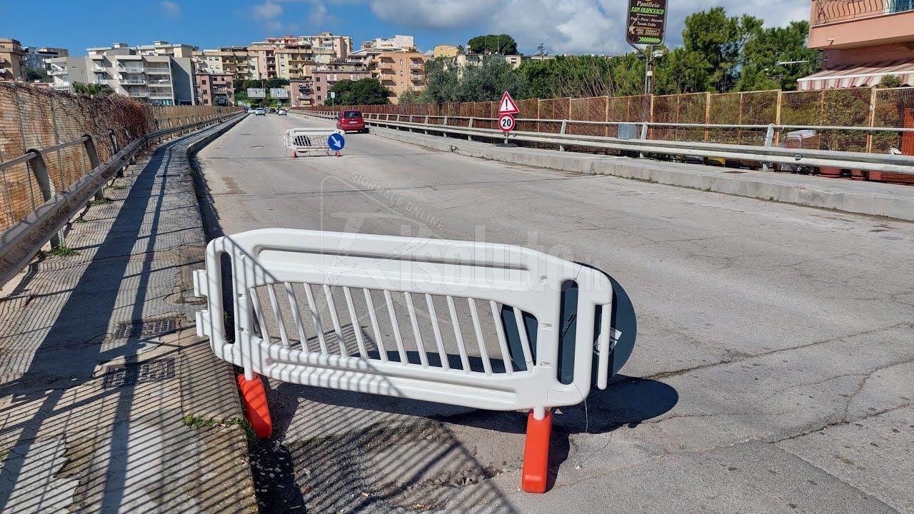 Per togliere le transenne sul ponte della Perriera servono lavori per 150 mila euro (Video)