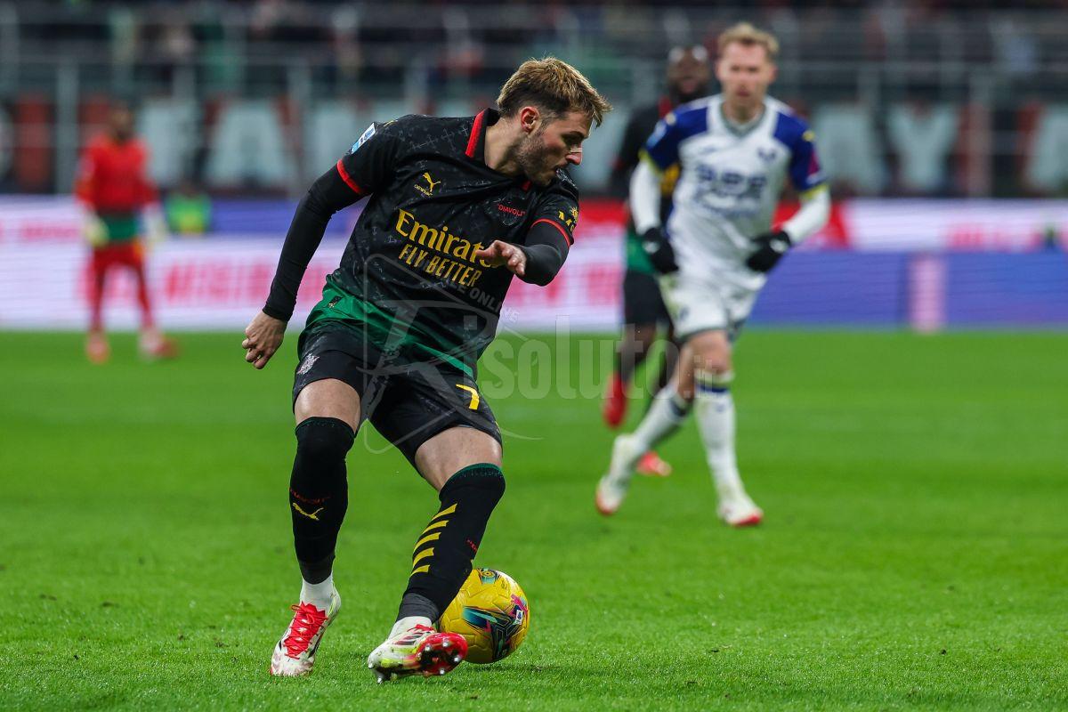 Il Milan batte il Verona 1-0, la decide Gimenez