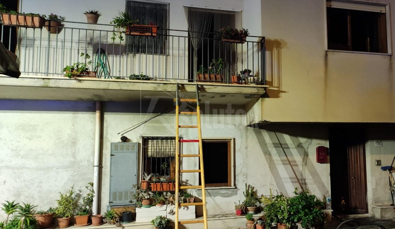 La casa a fuoco a Caltabellotta, morta anche la mamma di Salvatore Benfari