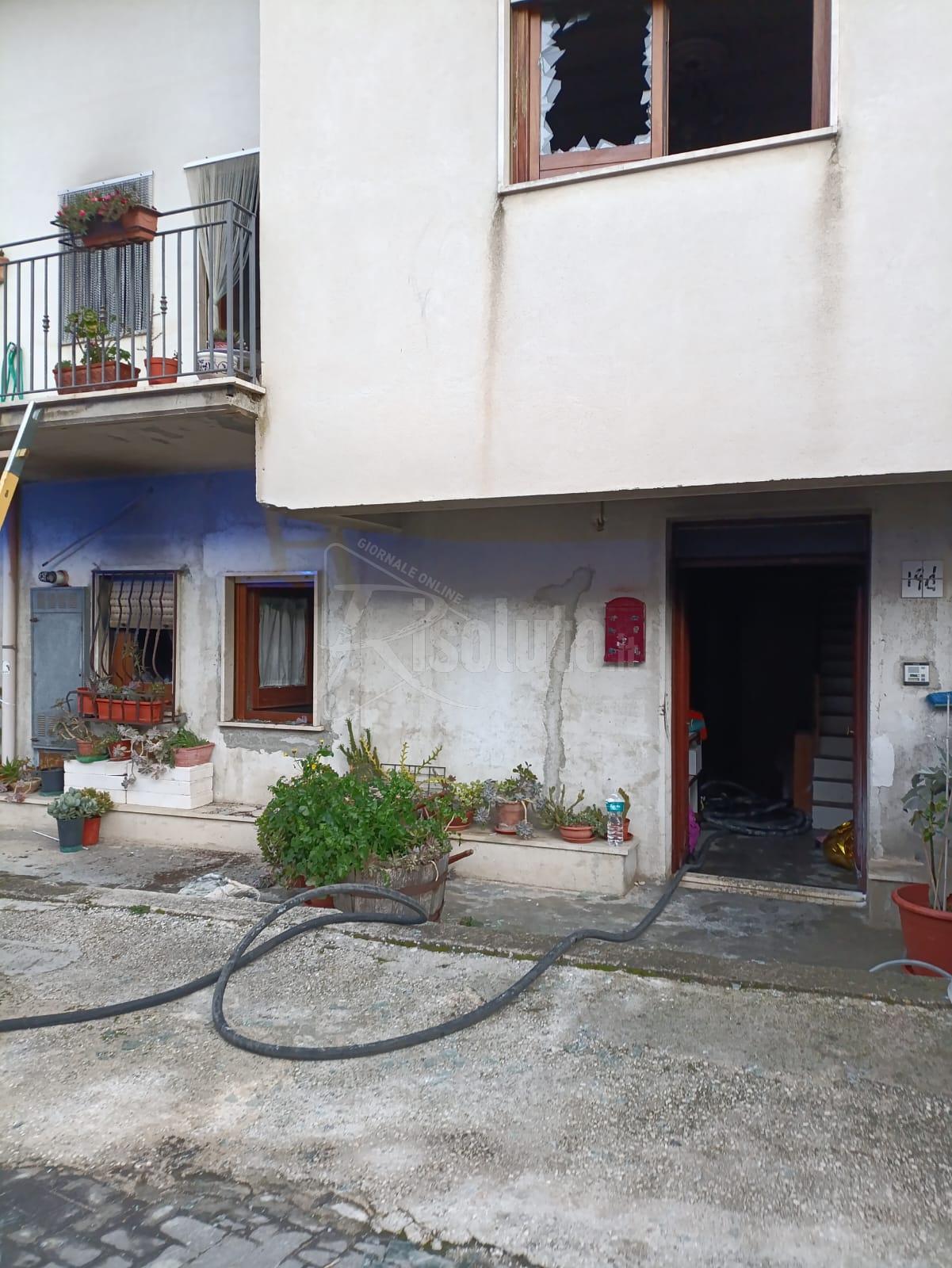 Incendio in una palazzina di Caltabellotta, morto carbonizzato un uomo