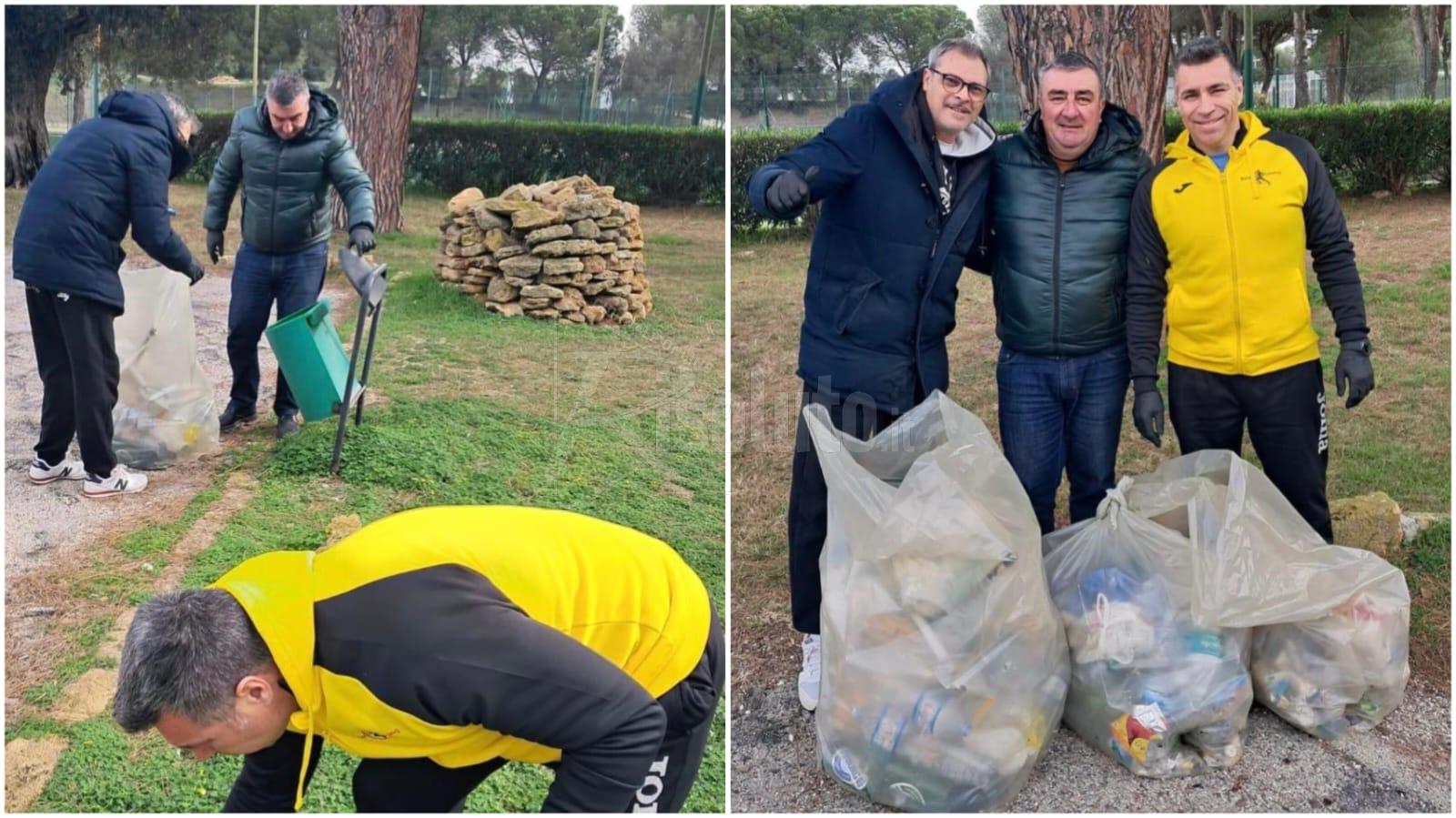 A Sciaccamare i direttori rimuovono i rifiuti abbandonati nell'area sportiva