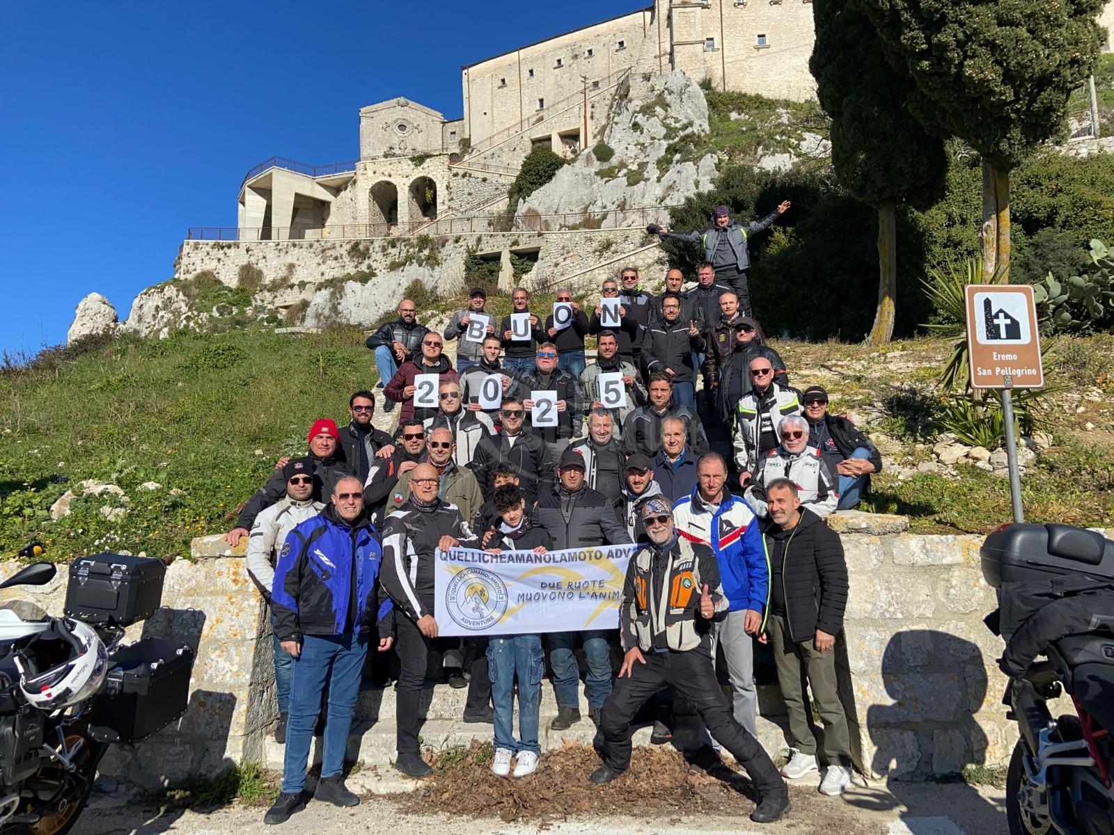 Brindisi al nuovo anno del gruppo "Quellicheamanolamoto Adv" nella splendida cornice dell'Eremo di San Pellegrino a Caltabellotta