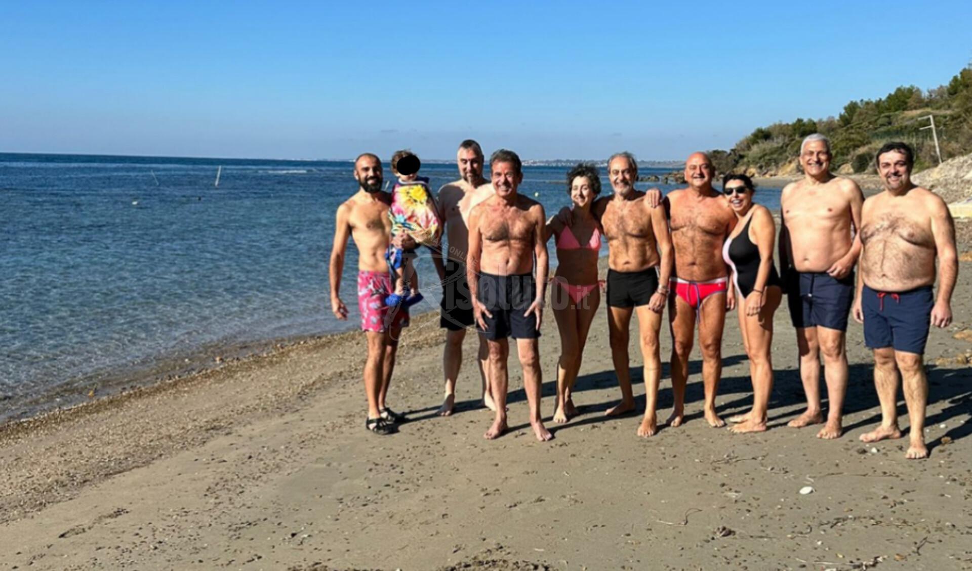 Tuffo di Capodanno per un gruppo di saccensi a San Marco