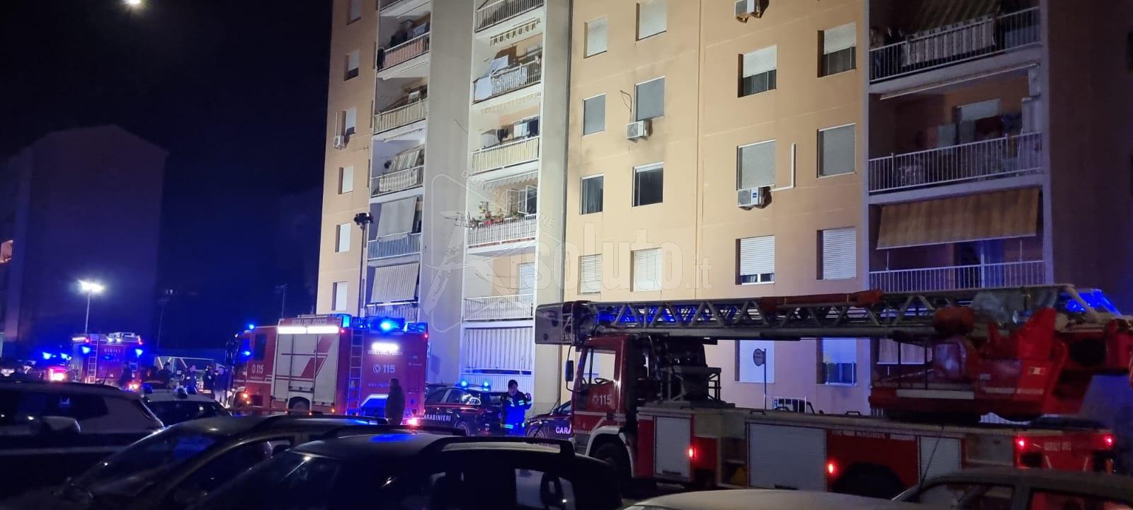 Un saccense intossicato dal fumo nell’incendio in via Segni