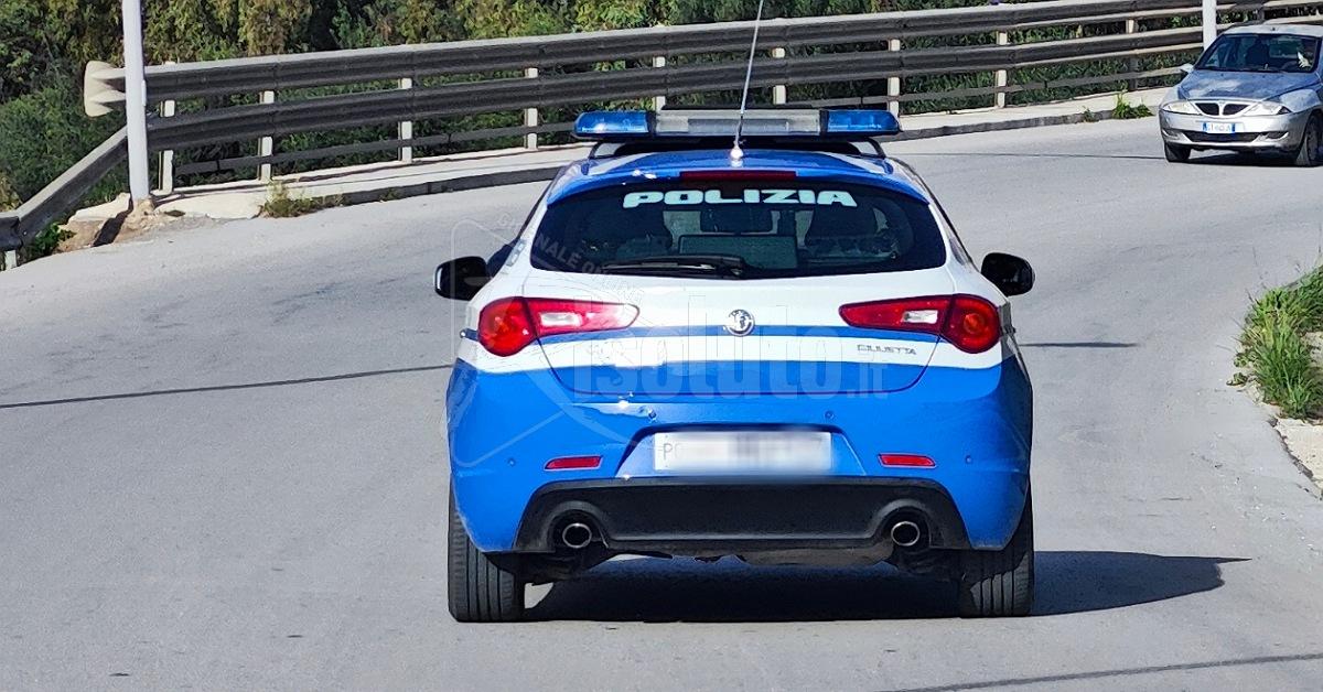 Saccense ospita due trapanesi che lo minacciano con un coltello, denunciati