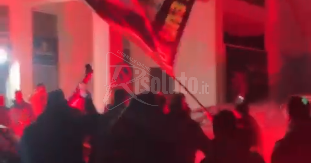 Grande festa al Gurrera all’arrivo dello Sciacca (Video)