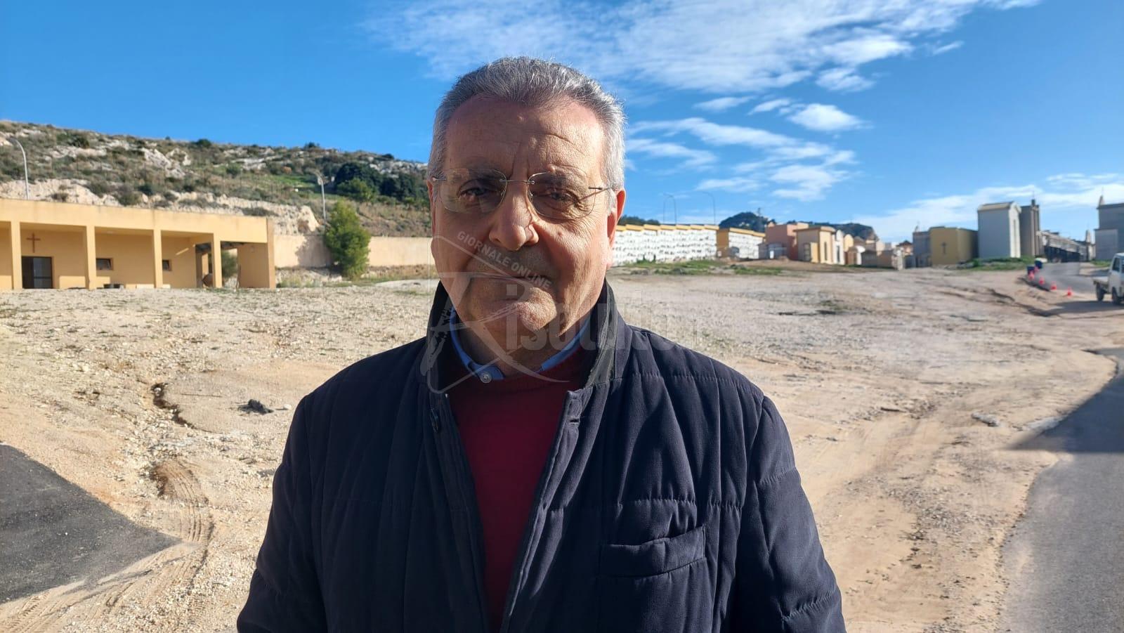 Telecamere e nuovi loculi, Leonte: "Mai più bare senza sepoltura a Sciacca" (Video)