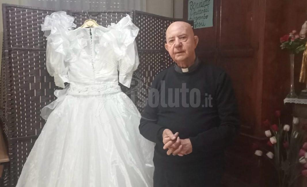 Anche in Africa gli abiti da sposa che arrivano a Ribera a padre Nuara
