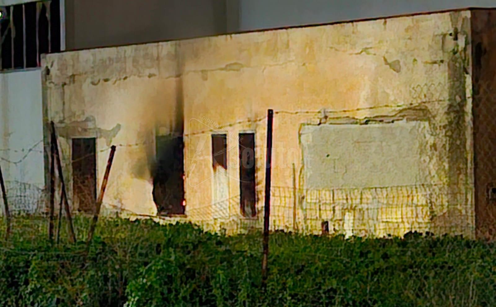 Incendio nell'ex cantina di via Musso a Ribera