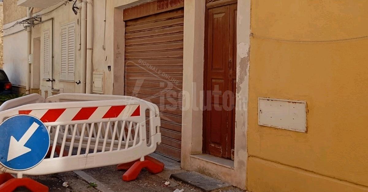 Transenne mal posizionate e disagi per i residenti, Santangelo: "È inaccettabile che un’amministrazione possa permettere una limitazione della proprietà privata"