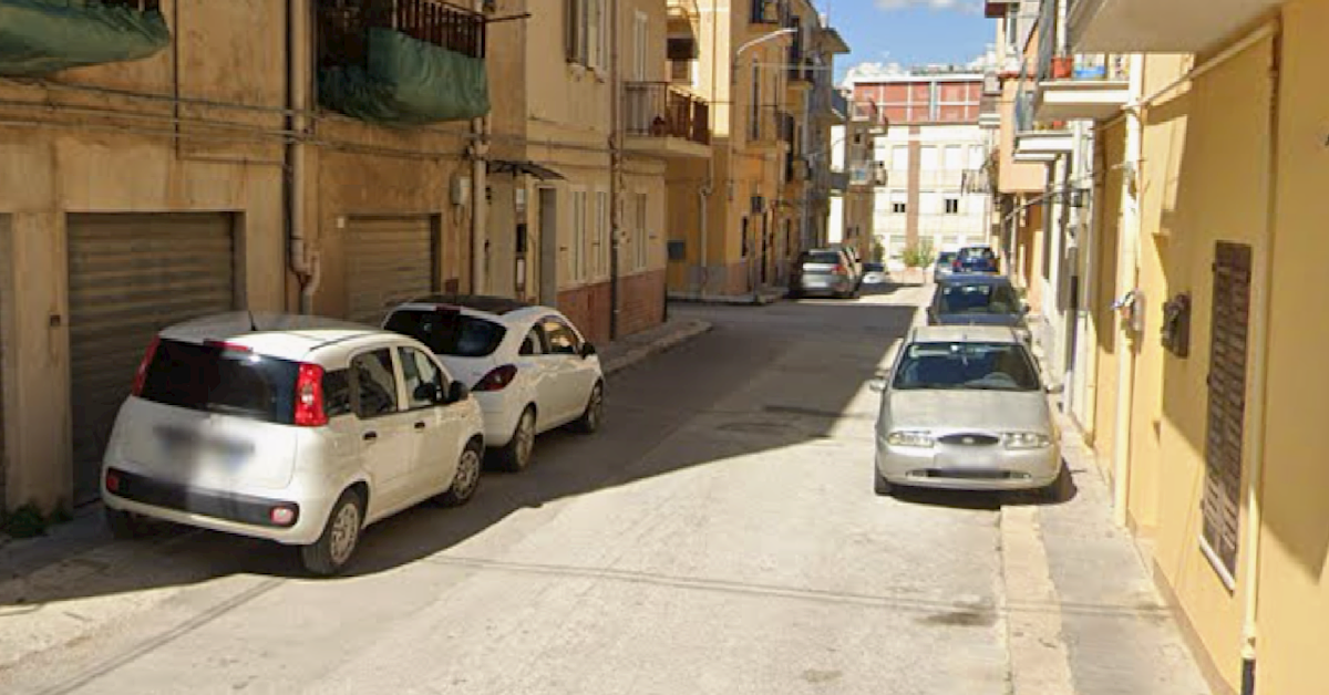 Incendio doloso nel sottoscala di una palazzina a Sciacca, paura per i residenti