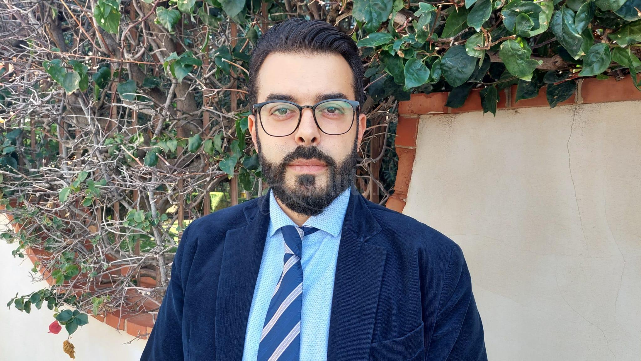 Misura di sicurezza per il saccense che ha distrutto i vasi in via Roma, sarà assistito da una struttura psichiatrica (Video)