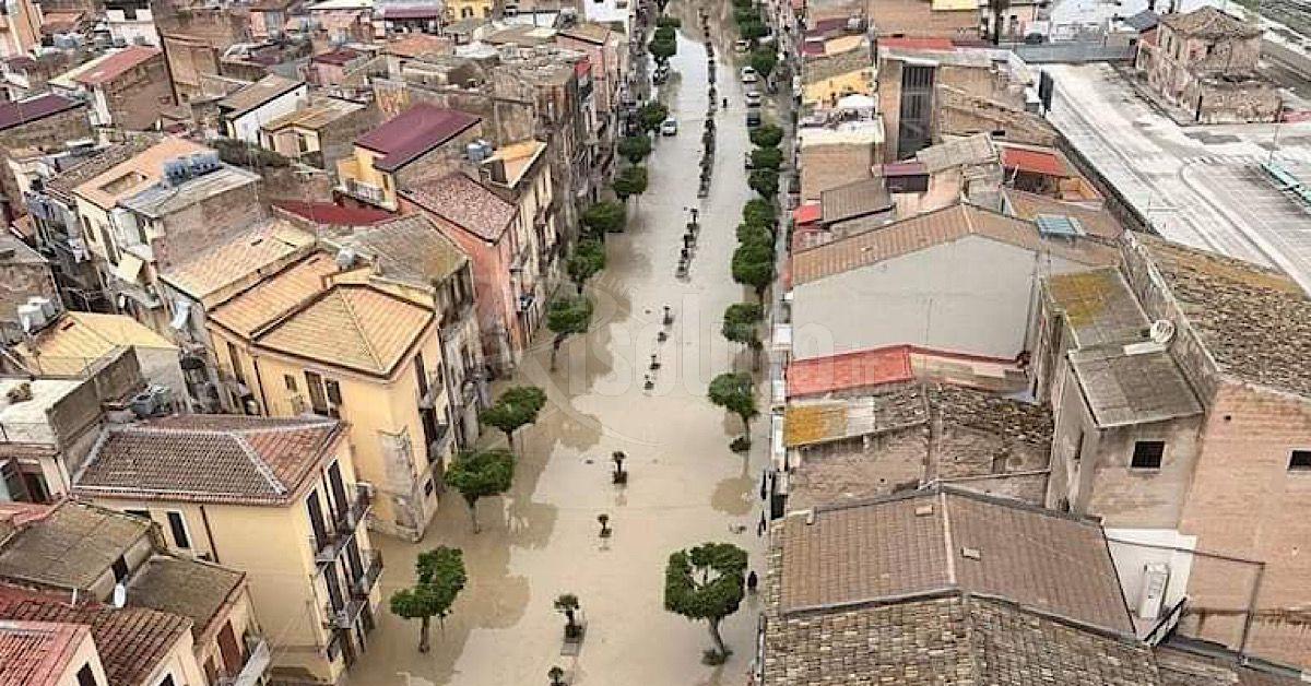 Licata sott'acqua, esonda il fiume Salso